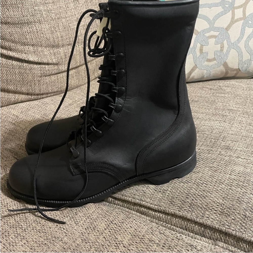 Stylish Black jungle boots